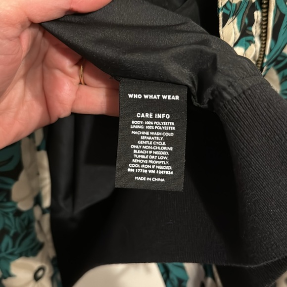 Who What Wear Floral Bomber Jacket, size M - Picture 5 of 5